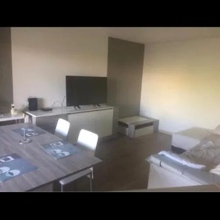 Entier Dans Privee Avec Gardien, Piscine Et Aire De Jeux Pour Enfants Apartmán *